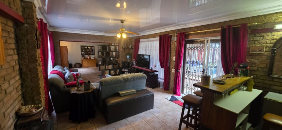 3 Bedroom Property for Sale in Flimieda North West